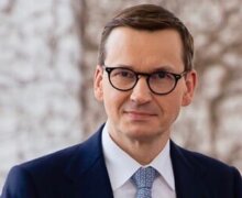Polski premier Mateusz Morawiecki w Heidelbergu propagował „Europę państw narodowych”, wyrażając w ten sposób nieufność wobec Niemiec i Francji, podzielaną przez inne kraje Europy Wschodniej – komentuje w poniedziałek portal dziennika „Welt”. Do tego „politycy z Berlina mogli być poirytowani, że Morawiecki uczynił żądania reparacji od Niemiec jednym z ważniejszych tematów swojego przemówienia w Heidelbergu” – zauważa dziennik.