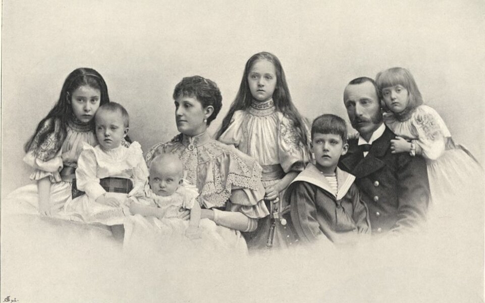 W roku 1907 Karol Stefan Habsburg, arcyksiążę austriacki wywodzący się z cieszyńsko-żywieckiej linii Habsburgów, ogłosił polskość swej najbliższej rodziny. Potomkowie Karola Stefana żyją do dziś. Kim są Habsburgowie żywieccy i jakie są ich związki z Polską?